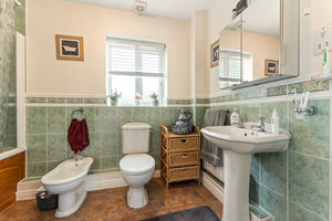 Family Bathroom- click for photo gallery